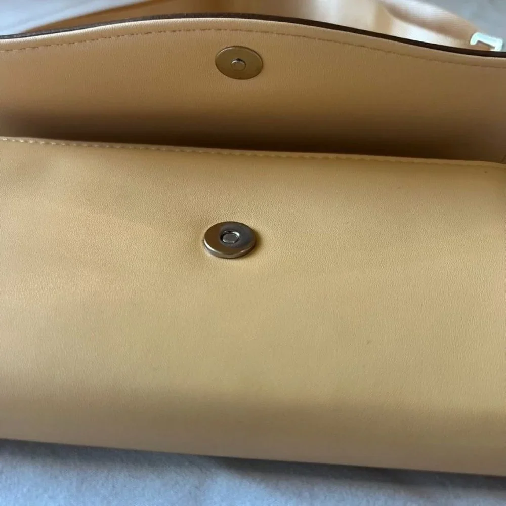 Peach Crossbody Bag Small Adjustable Strap Snap Closure A new day‎